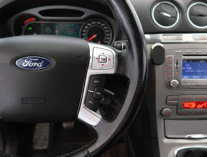 Ford S-MAX (2008) 2.2 TDCi, nová STK, Tažné - fotka 17 z 23
