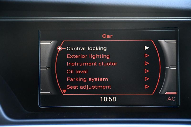 Audi S5 4.2FSI V8 MANUÁL QUATTRO - fotka 24 z 29