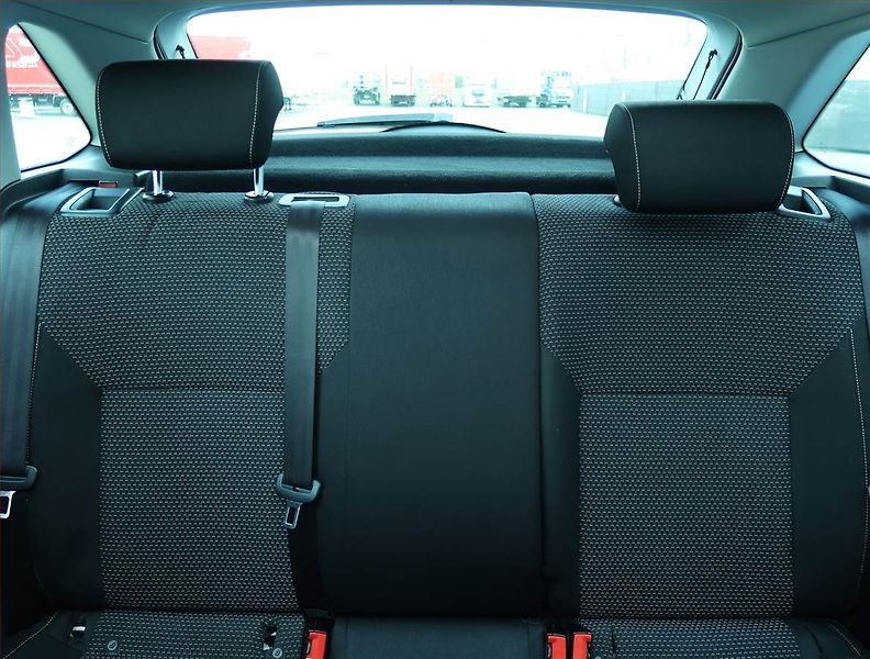 Škoda Rapid (2014) Spaceback 1.2 TSI, Serv.kniha - fotka 10 z 17