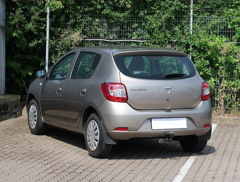 Dacia Sandero (2014) 1.2 16V, ČR,1.maj - fotka 4 z 15