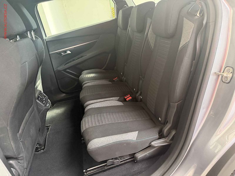 Peugeot 5008 (2023) 1.2PT, Active - fotka 8 z 14