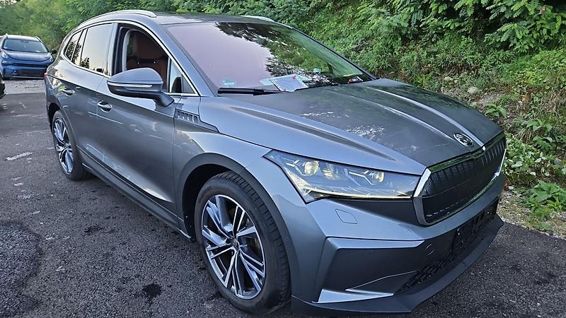 Škoda Enyaq iV 80x LOFT 195kw TZ SOH 92% - fotka 2 z 7