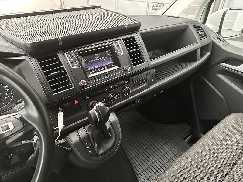 Volkswagen Caravelle 2,0 TDI 110kW DSG 9-Míst CZ - fotka 24 z 36