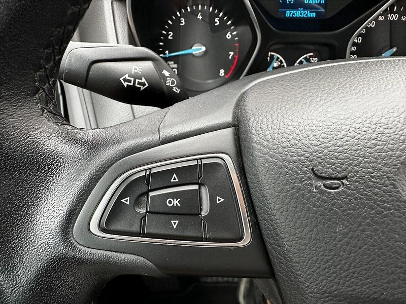 Ford Focus 1,6 i 16V 77kW-CZ-1 MAJITEL!! - fotka 20 z 32