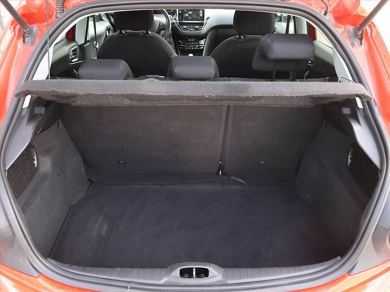 Peugeot 208 (2015) 1.2 PureTech, Tempomat - fotka 13 z 16