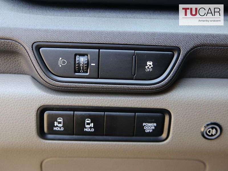 Kia Carnival (2024) 2.2 Diesel Automat 6+3 místa - fotka 18 z 33