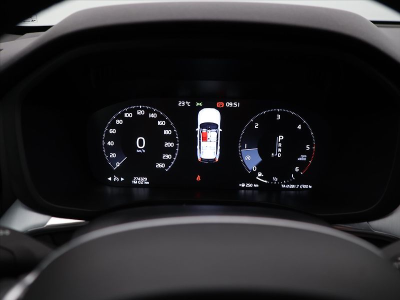 Volvo XC60 2,0 140KW D4 Momentum AWD Auto - fotka 12 z 22