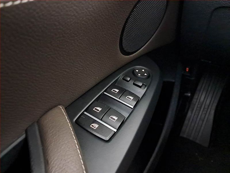 BMW X3 (2012) xDrive30d, 4X4, Automat, Kůže - fotka 16 z 18