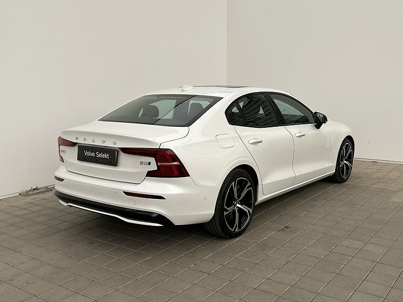 Volvo S60 2.0 B5 4x4 ULTIMATE - fotka 6 z 29
