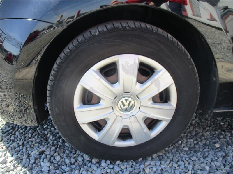 Volkswagen Polo 1,2 i,klimatizace, ABS,ASR, - fotka 29 z 31