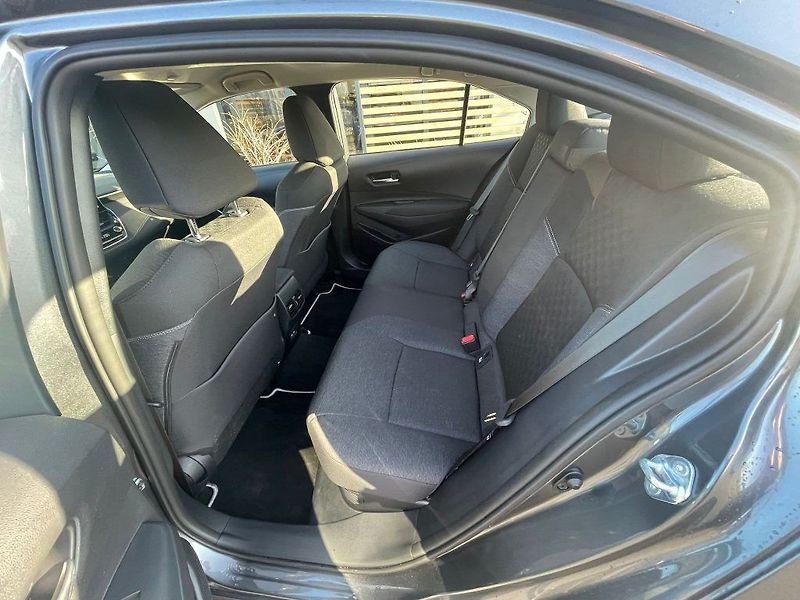 Toyota Corolla 1.8 Hybrid Comfort Tech - fotka 23 z 28
