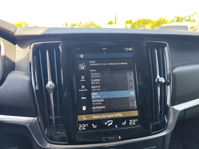 Volvo V90 D4 2.0/140kW Cross Country Mom - fotka 19 z 33