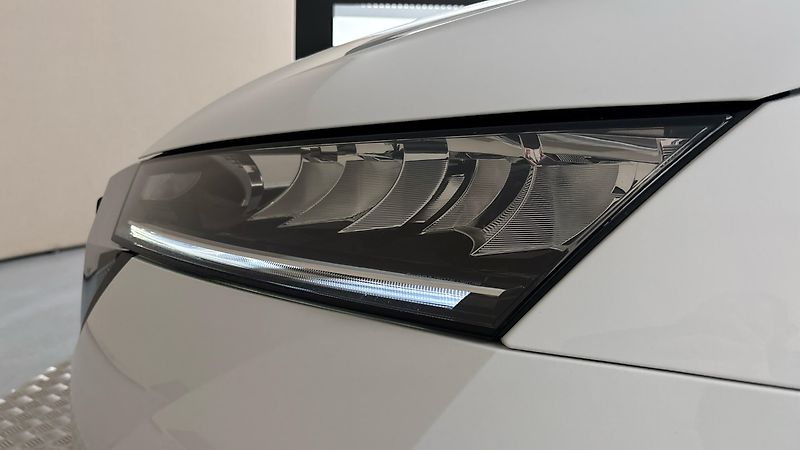 Škoda Octavia 2.0 TDI DSG Style Combi - fotka 18 z 26