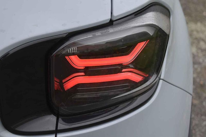 Jeep Avenger dobře poslouží menším rodinám, které nechtějí jezdit vždy jen po silnici.