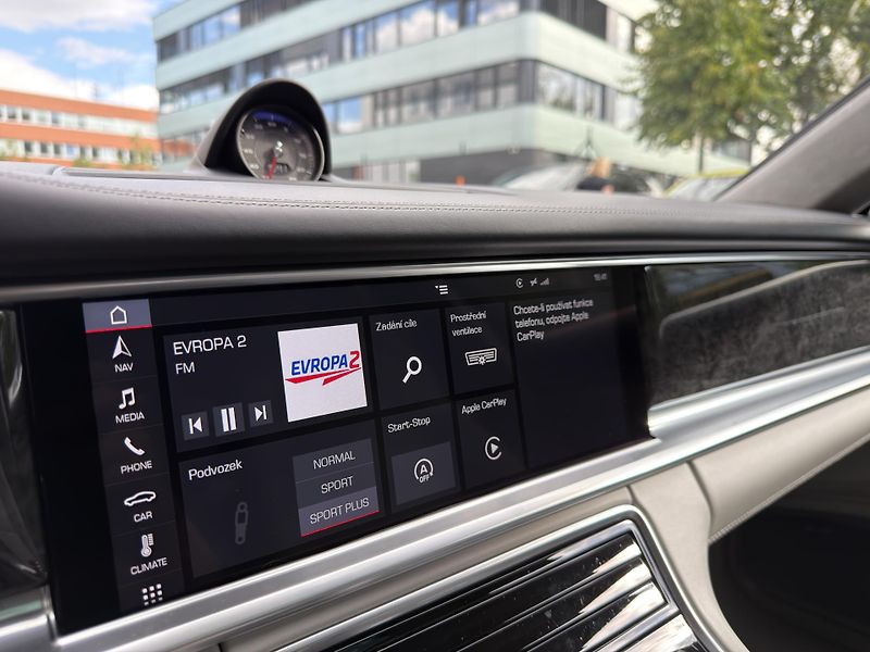 Porsche Panamera (2019) 4S Sport 2.9 324 kW CHRONO - fotka 33 z 51