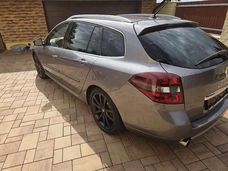Renault Laguna 2.0dCi GT 131kW BOSE*4CONTROL* - fotka 13 z 38