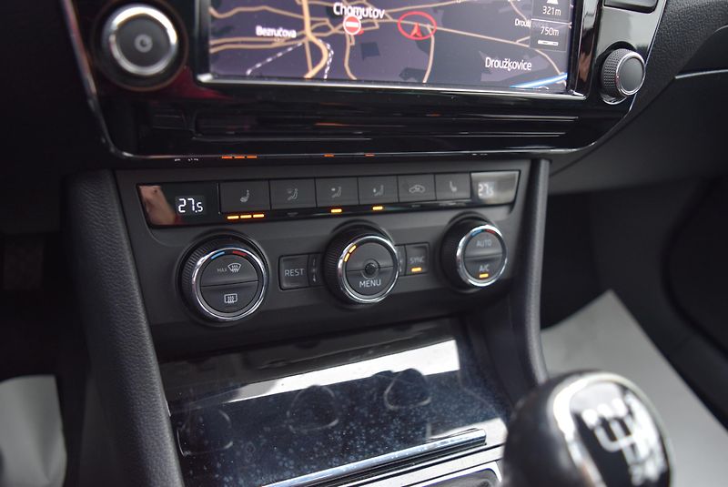 Škoda Superb (2017) 1.4TSI 92kwSTYLE XEN NAVI APP  - fotka 27 z 49