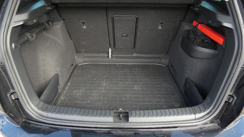 Škoda Karoq 2.0 TDI Ambition DSG - fotka 21 z 24