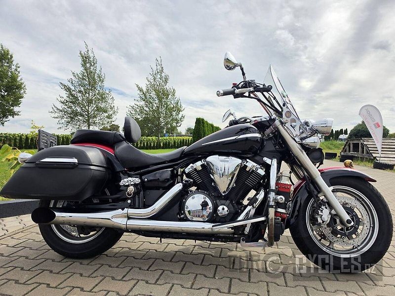 Yamaha XVS 1300 A Midnight Star (2013) - fotka 2 z 14