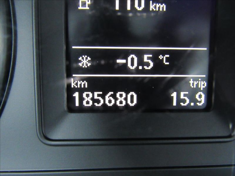 Volkswagen Touran 1,2 TSI 77kW 7 míst - fotka 14 z 25