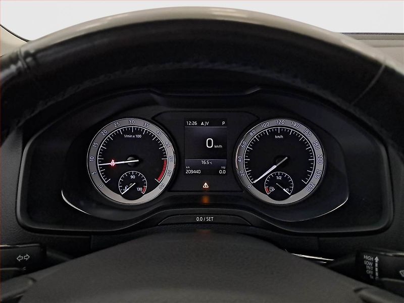 Škoda Karoq (2018) Style 1.6 TDI, Automat, Navi - fotka 11 z 24