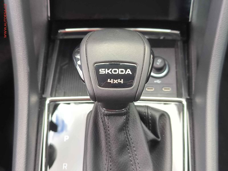 Škoda Karoq (2026) 2.0TDi 4x4 Top Selection, 1 - fotka 19 z 31