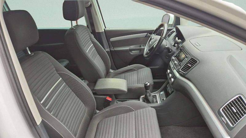 Volkswagen Sharan 2.0TDI 103kW MT6 - fotka 22 z 49