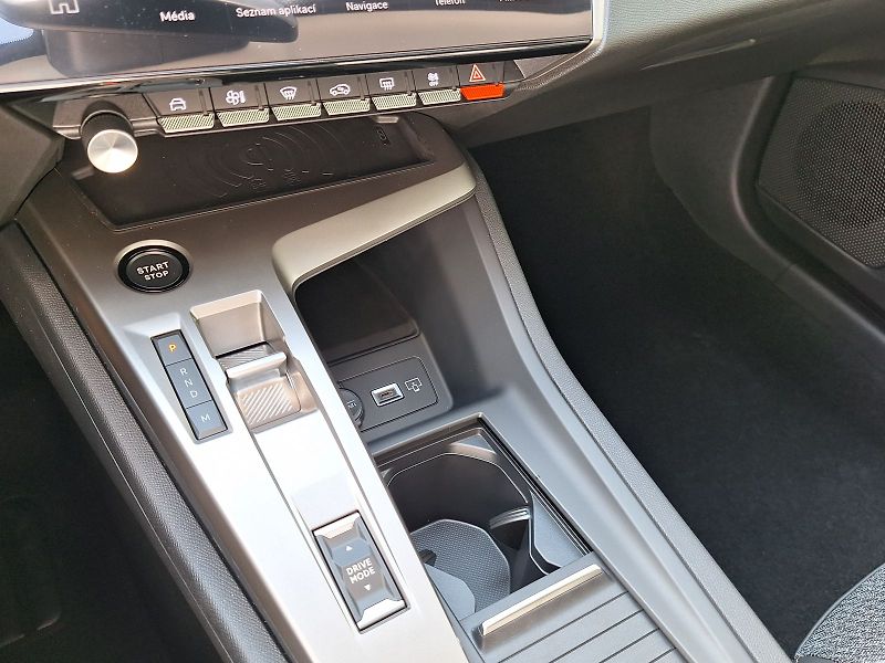 Peugeot 408 (2026) ALLURE Hybrid 145 e-DCS6 - fotka 14 z 16