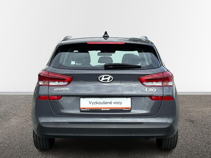 Hyundai i30 Smart DCT - fotka 17 z 25