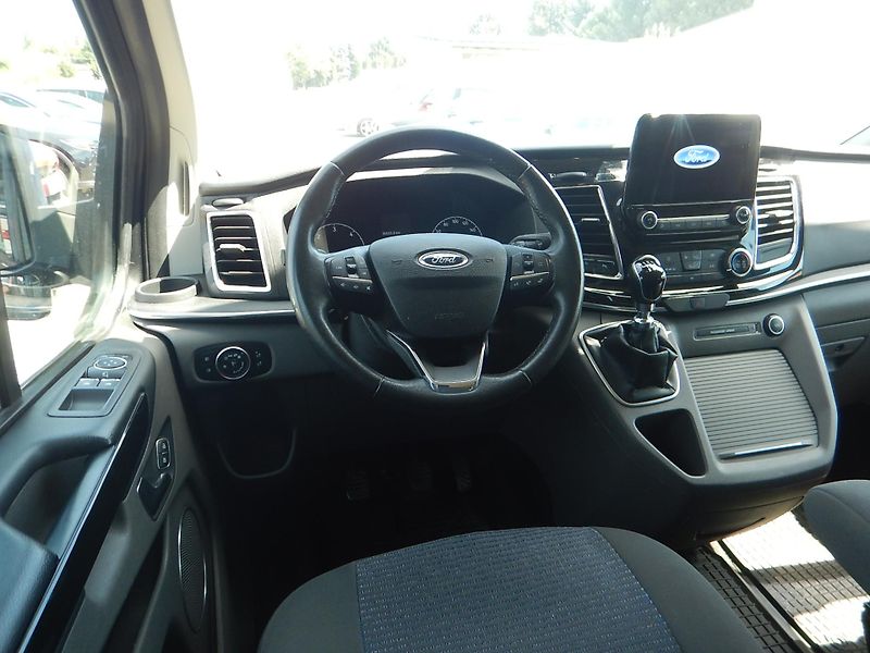 Ford Tourneo Custom 2.0 TDCI, 125 kW, MINIBUS - fotka 11 z 27