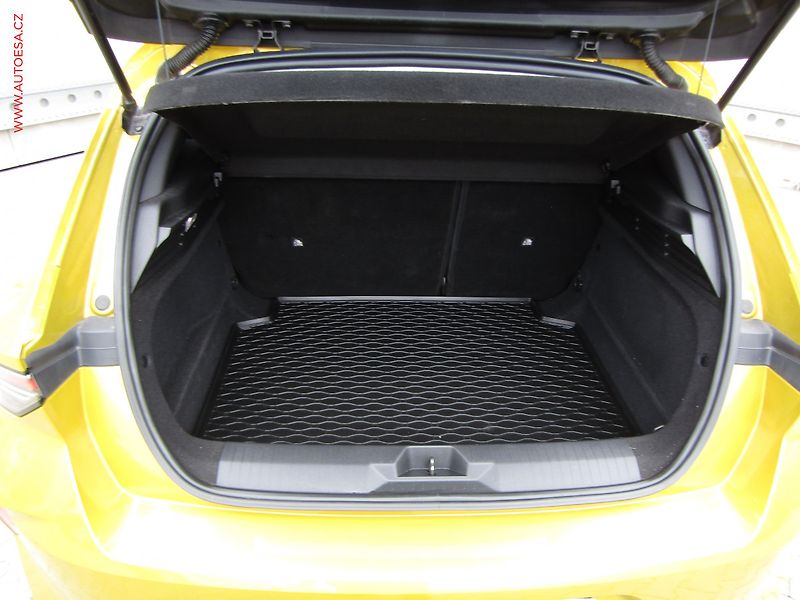 Opel Astra (2024) 1.2 T, ČR, AC, tempo, kamera - fotka 7 z 21