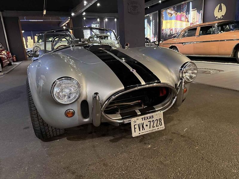 Muzeum veteránů v Nové Bystřici láká na sedmdesátku skvostů na čtyřech kolech.