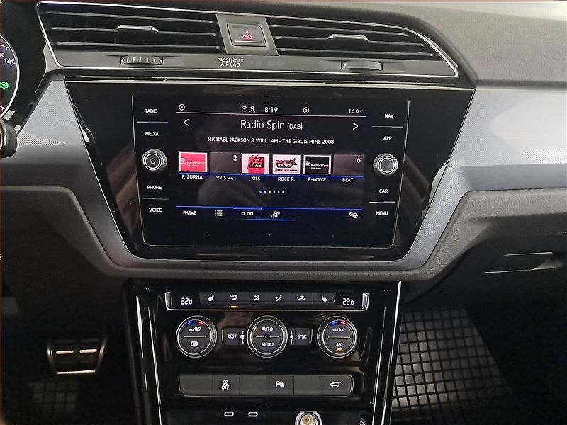 Volkswagen Touran (2021) R-Line 2.0 TDI, Automat - fotka 12 z 19