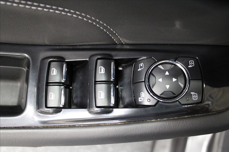 Ford S-MAX 1,5 EcoBoost PANORAMA 1.majite - fotka 14 z 40