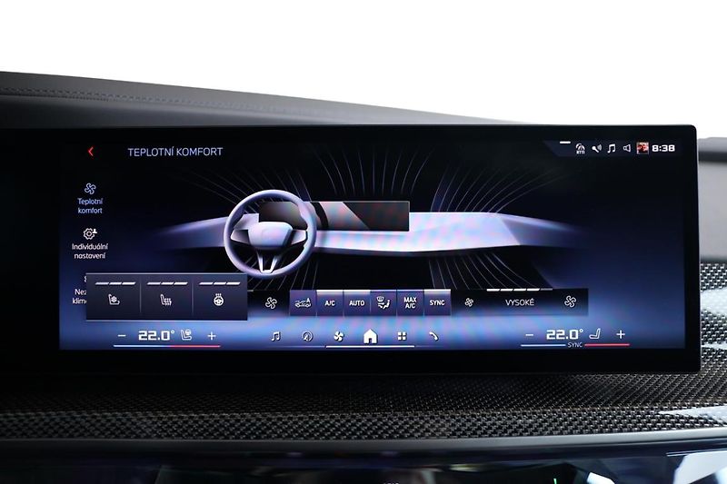 BMW i7 M70 - fotka 22 z 38