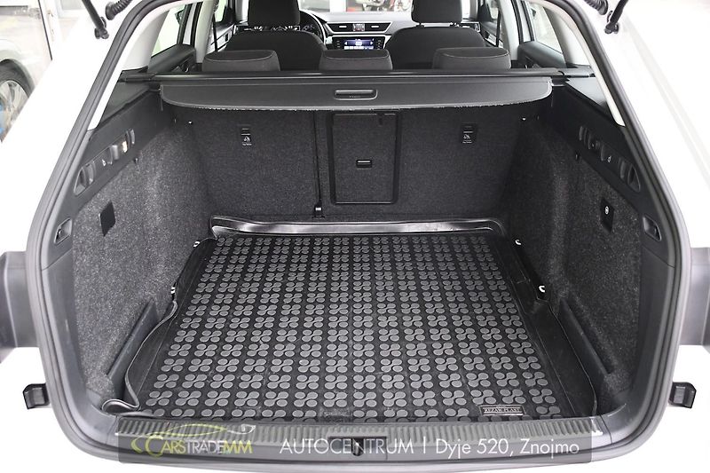 Škoda Superb 2.0TDi DSG TAŽNÉ CANTON - fotka 51 z 58