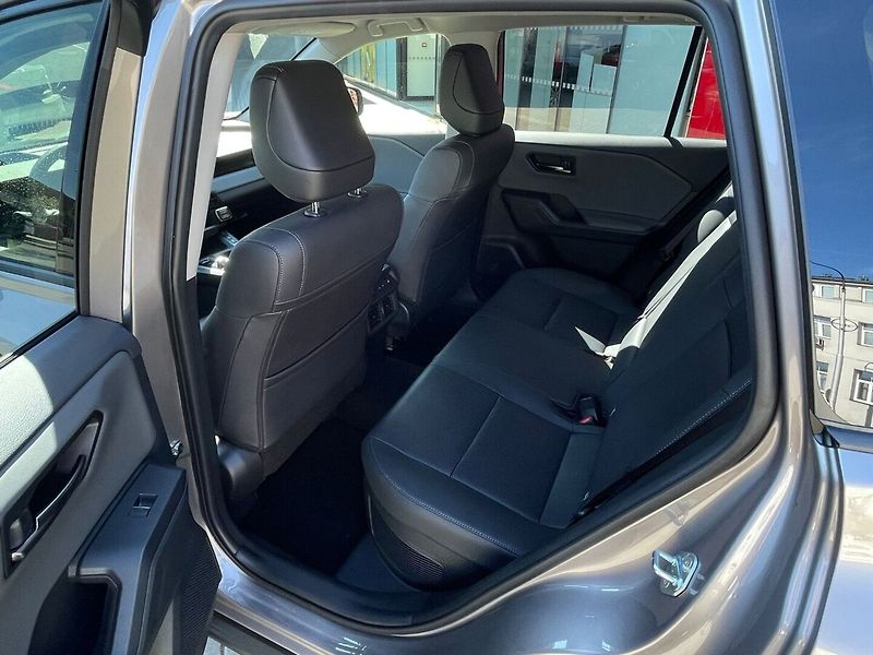 Toyota RAV4 4x4 PHEV Executive Na IČO - fotka 11 z 19