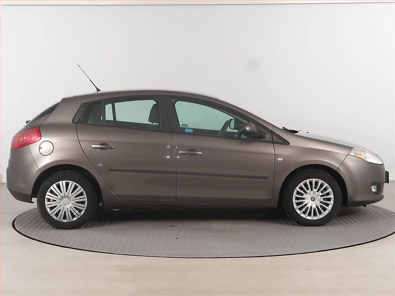 Fiat Bravo (2010) 1.4 T-Jet - fotka 6 z 14
