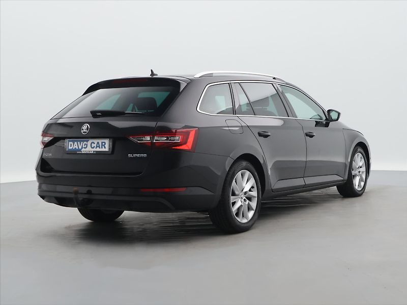 Škoda Superb 1.6 TDI Style+ Navi Tažné - fotka 7 z 28