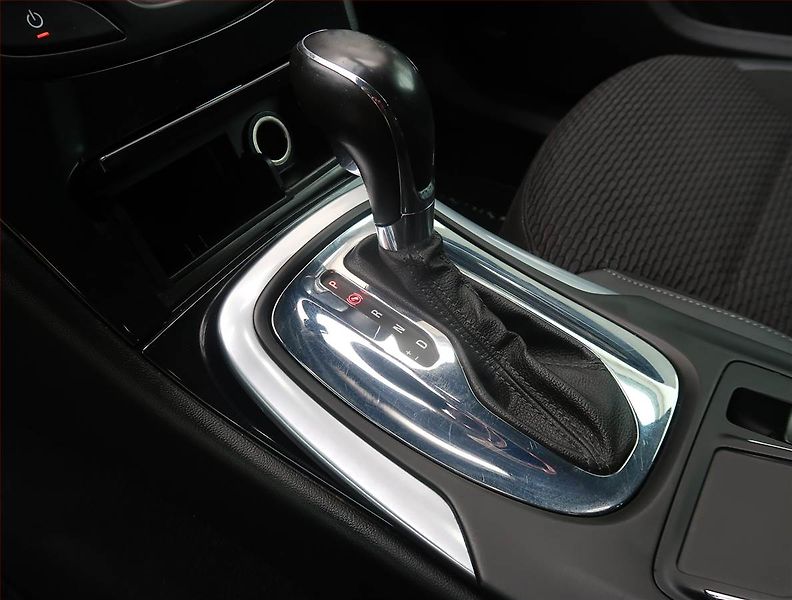 Opel Insignia (2015) 2.0 BiTurbo CDTI, Automat - fotka 13 z 23