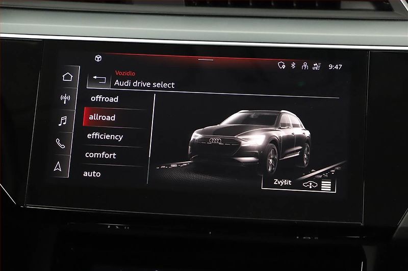 Audi e-tron (2021) S-Line 50 quattro - fotka 13 z 30