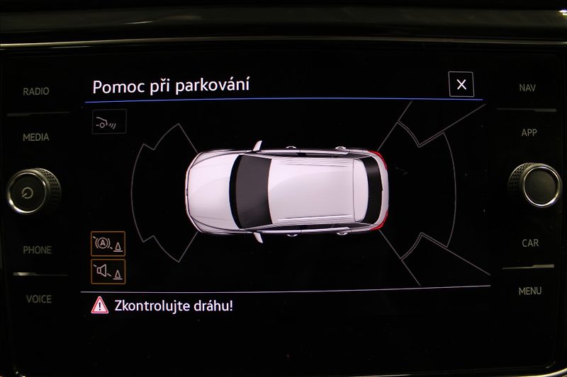 Volkswagen T-Roc 2,0 TDI 4motion Highline 1.maj - fotka 25 z 35