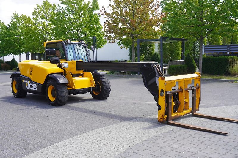JCB (2022) 525-60T5 / 2022 / 860 MTH! - fotka 17 z 24