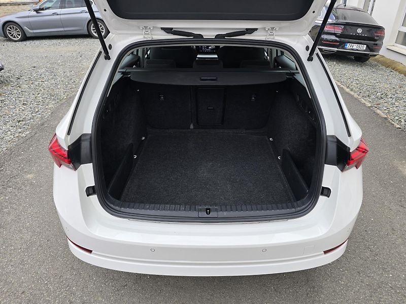 Škoda Octavia 2,0TDI 110kW DSG STYLE + NAVI - fotka 38 z 41