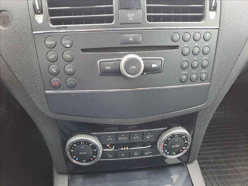 Mercedes-Benz Třídy C 200 CDI - fotka 13 z 15