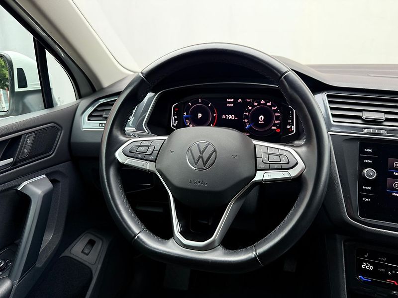 Volkswagen Tiguan 2.0 TDi Elegance DSG 4x4, ČR - fotka 21 z 34