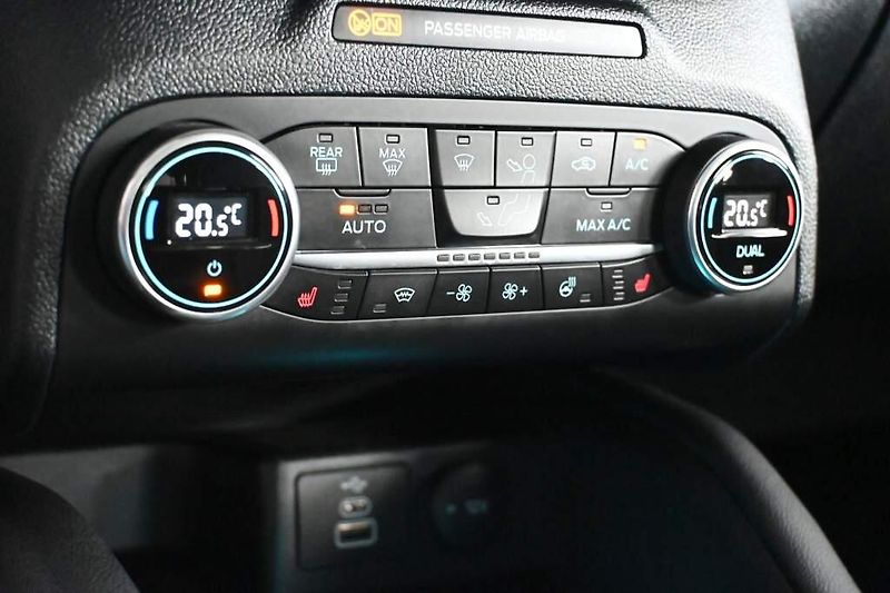 Ford Kuga (2022) 2.0 VIGNALE 4x4 140 KW LED ACC - fotka 25 z 46