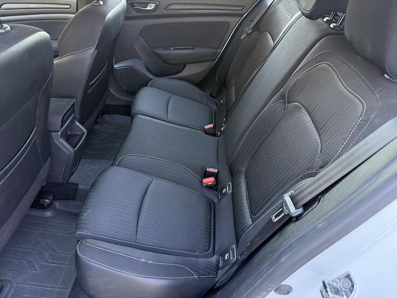 Renault Mégane 1,6i 1.Majite CZ Serviska - fotka 14 z 21