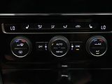 Volkswagen Golf 2,0 TSI GTI 169kW 1.Majitel - náhled 18