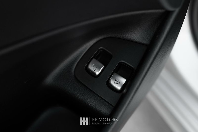 Mercedes-Benz Třídy C (2019) C 300d Kombi 180kW - fotka 23 z 43
